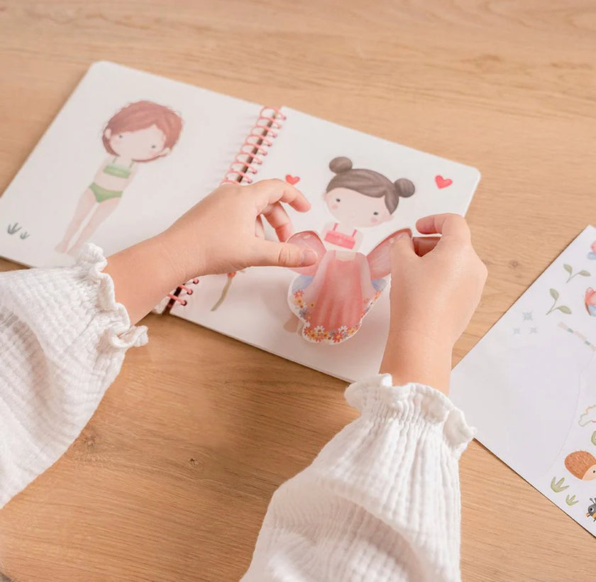 Libro Dress Me Up Rosa & Friends