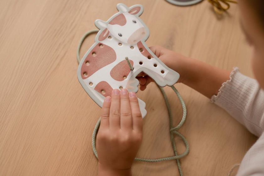 Lacing Cards Little Farm 3+