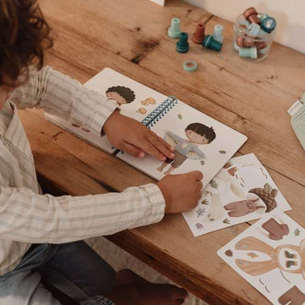 Libro Dress Me Up Forest Friends
