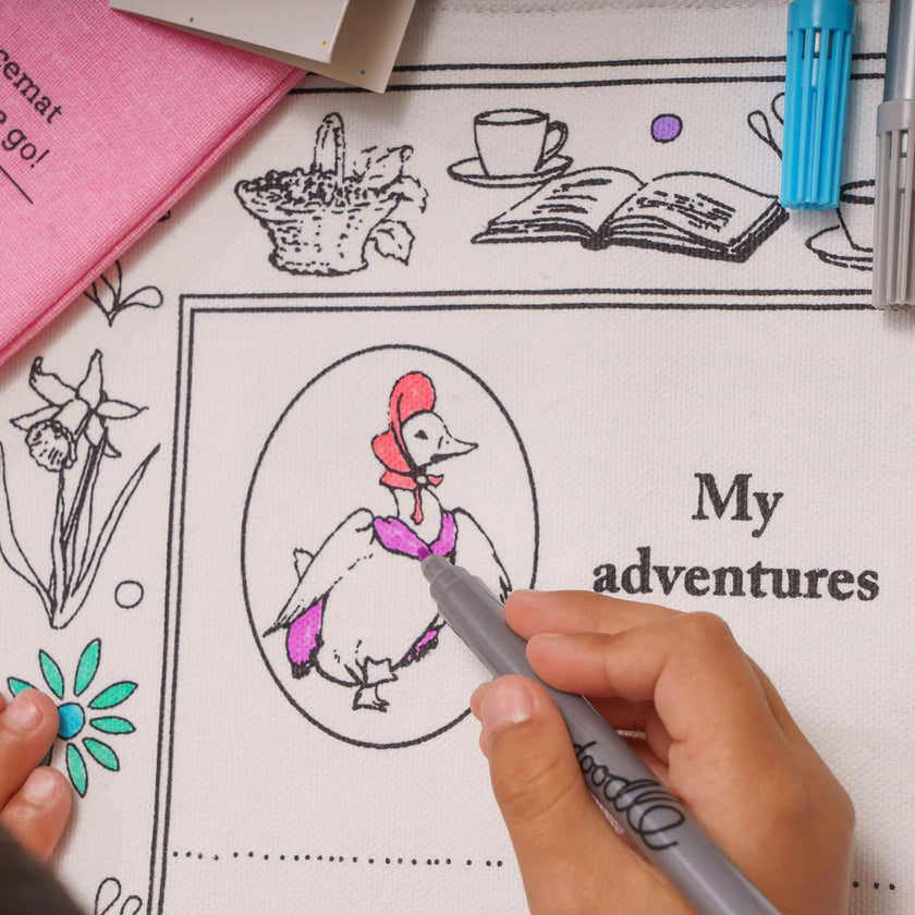 Tovaglietta da Colorare Riutilizzabile con 10 pennarelli - Jemima Puddle-Duck™