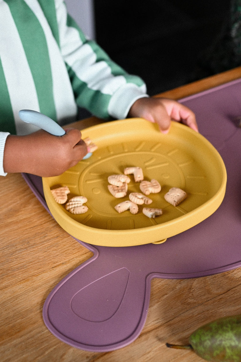 Piatto in silicone con ventosa Alfie Senape